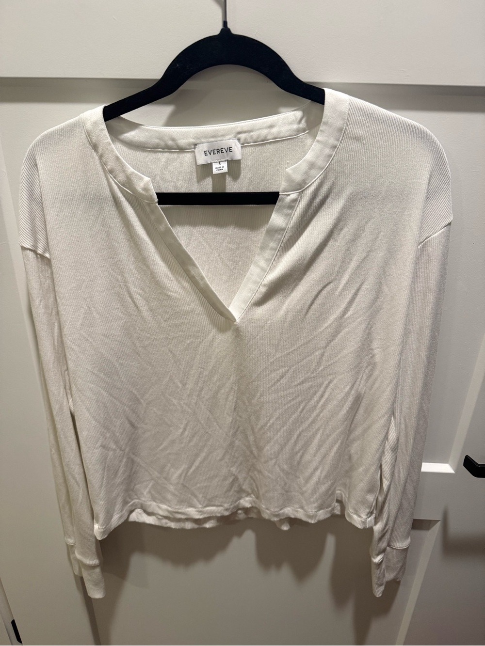 EVEREVE Women’s Small Ivory Ribbed Split Neck Long Sleeve Top Relaxed